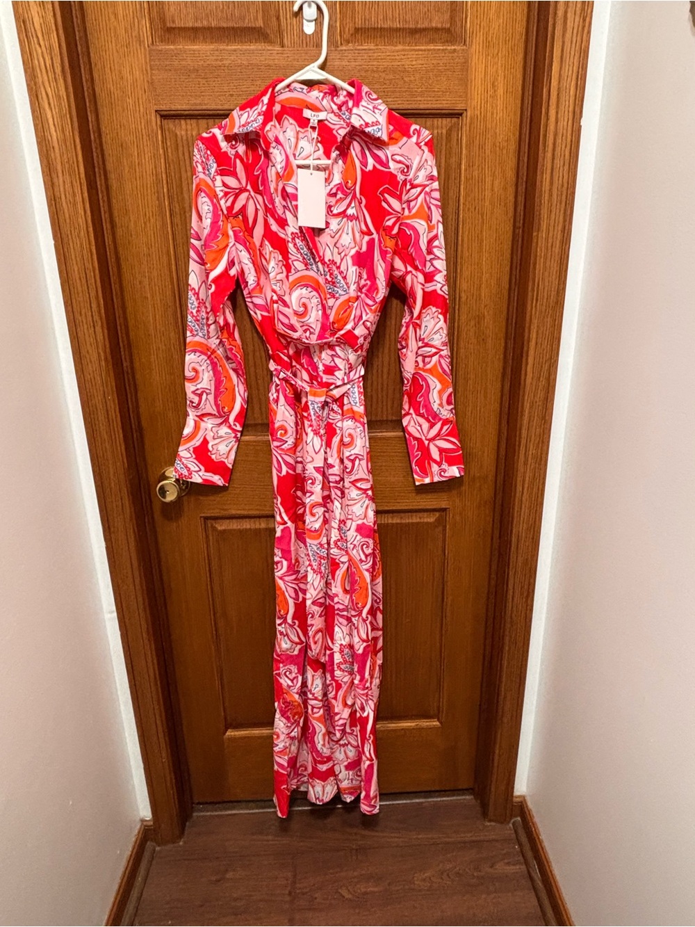 fate by LFD Pink & Orange Floral Maxi Long-Sleeve Romper Sz S. NWT. Flaw on leg